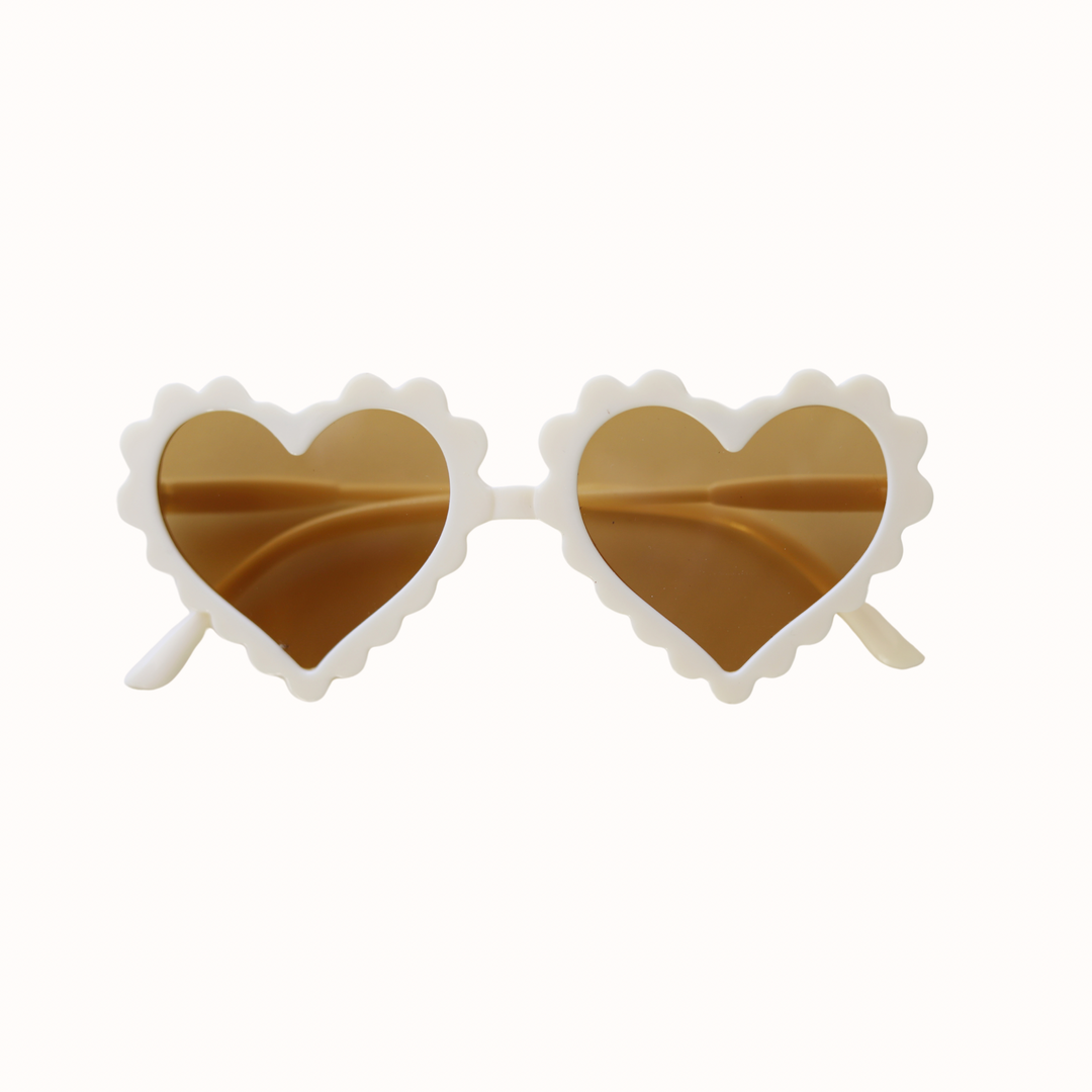 Sunnies - White Scallop Heart